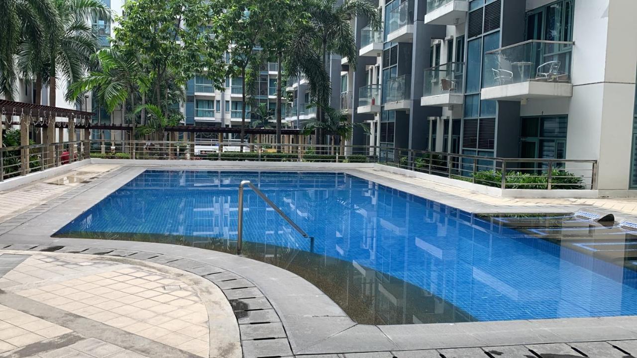 Two Palm Tree Villas Condominium - Studio 8Th Fl With Balcony - Across Terminal 3 Airport Pasay Exterior foto