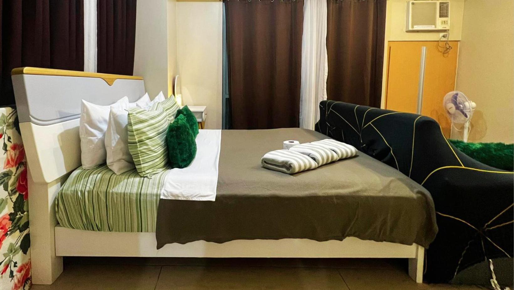 Two Palm Tree Villas Condominium - Studio 8Th Fl With Balcony - Across Terminal 3 Airport Pasay Exterior foto